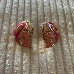 Vintage Pink and Gold Clip On Earrings